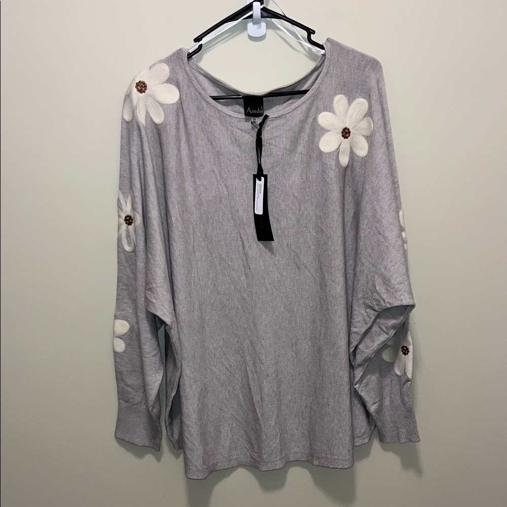Ananda Gray Daisy Long Sleeve Women's Top